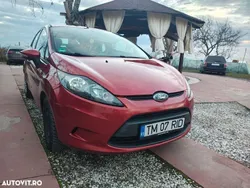 Rosu Utilizat 2009 Ford Fiesta Celebration Hatchback | 2.000 EUR (Super Preț)