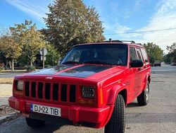Culoarerosu Utilizat 2000 Jeep Cherokee SUV | 6.000 EUR