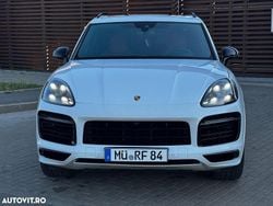 Culoarealb Utilizat 2020 Porsche Cayenne Platinum Edition SUV | 64.990 EUR