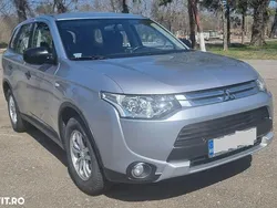 Gri Utilizat 2014 Mitsubishi Outlander SUV | 10.700 EUR (Preț OK)