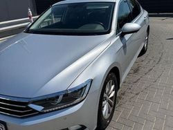 Culoareargint Utilizat 2019 VW Passat Comfortline Berlinǎ | 17.900 EUR (Preț OK)
