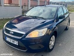 Culoarealbastru Utilizat 2008 Ford Focus Ambiente Hatchback | 2.250 EUR (Preț OK)