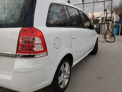 Utilizat 2009 Opel Zafira Monovolum | 2.990 EUR