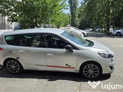 Argintiu Utilizat 2013 Renault Grand Scénic III Bose Edition Monovolum | 7.500 EUR (Puțin scump)