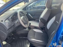 Albastru Utilizat 2015 Dacia Sandero Stepway Hatchback | 6.400 EUR