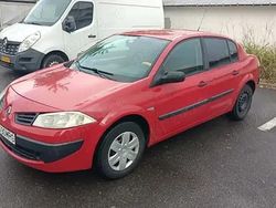 Rosu Utilizat 2008 Renault Mégane II Berlinǎ | 2.200 EUR (Preț bun)