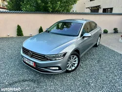 Gri Utilizat 2020 VW Passat Berlinǎ | 18.499 EUR (Preț bun)