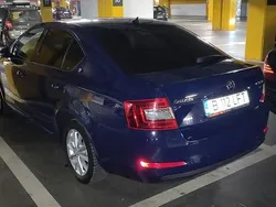 Culoarealbastru Utilizat 2015 Skoda Octavia LAURIN & KLEMENT Berlinǎ | 11.000 EUR (Scump)