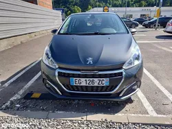 Gri Utilizat 2016 Peugeot 208 Allure Hatchback | 6.500 EUR (Preț OK)