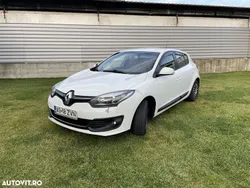 Alb Utilizat 2015 Renault Mégane III Expression Hatchback | 4.890 EUR (Preț bun)