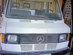 Utilizat 1980 Mercedes 300 | 2.000 EUR