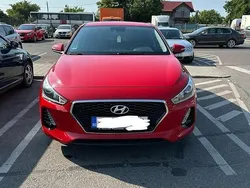Rosu Utilizat 2017 Hyundai i30 Select Hatchback | 11.000 EUR (Puțin scump)