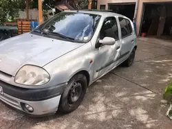 Utilizat 2001 Renault Clio II Hatchback | 700 EUR (Preț bun)