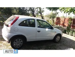 Alb Utilizat 2004 Opel Corsa Hatchback | 1.450 EUR (Super Preț)