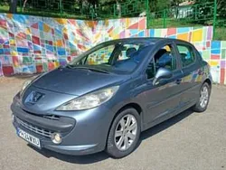 Utilizat 2008 Peugeot 207 | 1.850 EUR