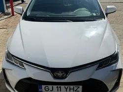 Alb Utilizat 2020 Toyota Corolla Berlinǎ | 13.900 EUR (Scump)