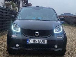 Culoarenegru Utilizat 2016 Smart ForTwo Cabrio Cabrio | 8.990 EUR