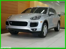 Argint Utilizat 2016 Porsche Cayenne S E-Hybrid Platinum Edition SUV | 27.500 EUR