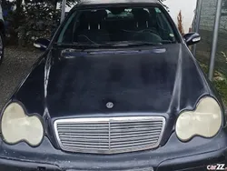 Utilizat 2001 Mercedes 220 Berlinǎ | 1.500 EUR