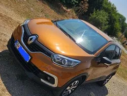 Portocaliu Utilizat 2018 Renault Captur Dynamique SUV | 8.300 EUR (Super Preț)