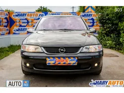 Negru Utilizat 2000 Opel Vectra Hatchback | 2.250 EUR