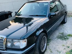 Negru Utilizat 1993 Mercedes 220 Berlinǎ | 9.000 EUR