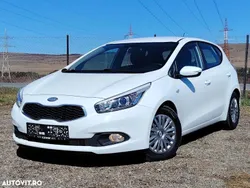 Alb Utilizat 2013 Kia Ceed Edition 7 Hatchback | 5.999 EUR