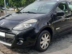 Utilizat 2010 Renault Clio II Berlinǎ | 4.000 EUR