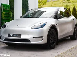 Alb Utilizat 2024 Tesla Model Y SUV | 40.500 EUR (Preț bun)