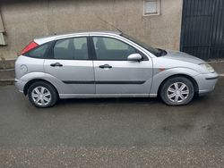 Utilizat 2002 Ford Focus Berlinǎ | 800 EUR (Preț bun)