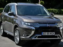 Utilizat 2019 Mitsubishi Outlander P-HEV Instyle SUV | 17.900 EUR