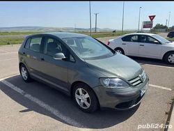 Gri Utilizat 2006 VW Golf V Hatchback | 1.800 EUR (Super Preț)