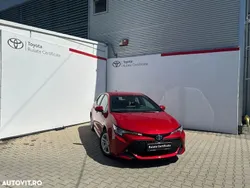 Rosu Utilizat 2020 Toyota Corolla Hatchback | 17.950 EUR (Super Preț)