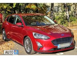 Rosu Utilizat 2019 Ford Focus Hatchback | 11.500 EUR (Puțin scump)