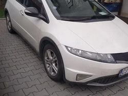 Alb Utilizat 2011 Honda Civic Hatchback | 5.600 EUR (Puțin scump)