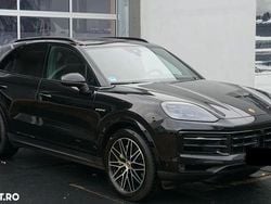Culoarenegru Utilizat 2025 Porsche Cayenne SUV | 105.149 EUR