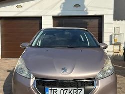 Gri Utilizat 2013 Peugeot 208 Hatchback | 5.300 EUR (Scump)