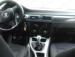 Alb Utilizat 2007 BMW 318 Berlinǎ | 2.000 EUR (Super Preț)