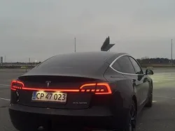 Culoarenegru Utilizat 2020 Tesla Model 3 Berlinǎ | 26.400 EUR (Preț bun)