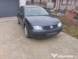 Utilizat 2004 VW Bora Berlinǎ | 3.500 EUR