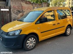 Galbeuriu Utilizat 2013 VW Caddy Trendline Monovolum | 3.370 EUR (Preț bun)