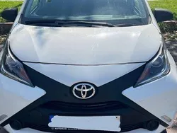 Culoarealb Utilizat 2015 Toyota Aygo Hatchback | 5.000 EUR (Preț OK)