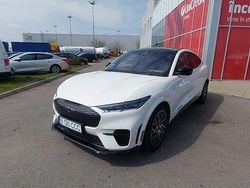 Culoarealb Utilizat 2022 Ford Mustang Mach-E SUV | 37.950 EUR