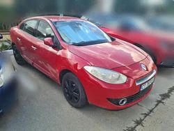 Rosu Utilizat 2011 Renault Fluence Privilege Berlinǎ | 3.980 EUR (Puțin scump)