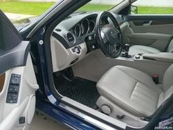 Utilizat 2013 Mercedes 220 Berlinǎ | 6.200 EUR