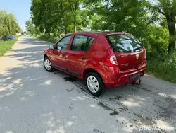 Rosu Utilizat 2009 Dacia Sandero Hatchback | 2.100 EUR (Preț bun)