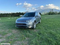 Culoaregri Utilizat 2014 Mitsubishi Outlander P-HEV SUV | 10.600 EUR (Preț OK)