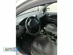 Argintiu Utilizat 2004 Ford Fiesta Hatchback | 1.200 EUR