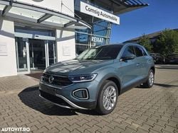 Culoarealbastru Nouă 2025 VW T-Roc Life SUV | 24.800 EUR (Scump)