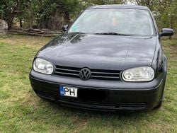 Culoarenegru Utilizat 2001 VW Golf IV Hatchback | 900 EUR (Preț bun)